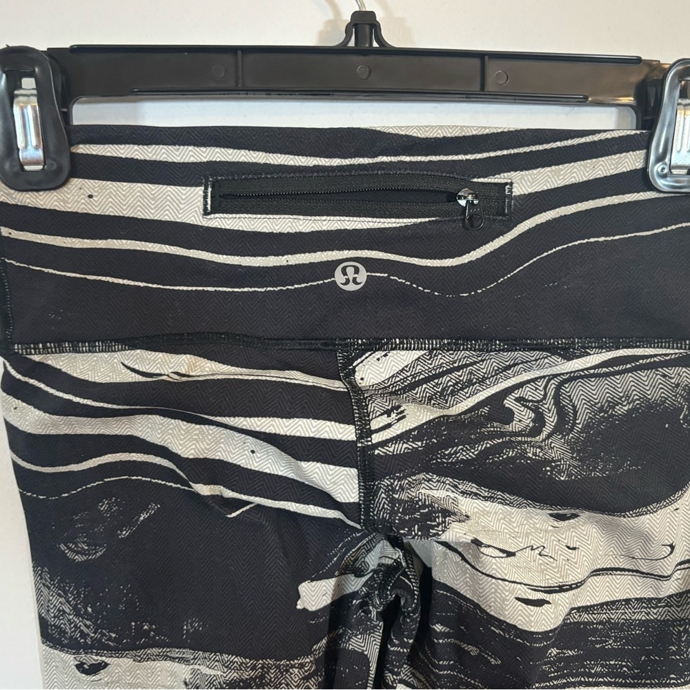 Lululemon Run Inspire Crop II Leggings Black White Marble Print Size 4 - Picture 5 of 10